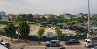 UBND phường Long Biên: Hàng loạt bãi xe không phép hé lộ nhiều sai phạm sử dụng đất.