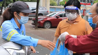 Bát cơm trong hoạn nạn