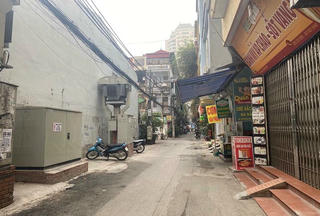 'Thiên đường' ăn vặt ngõ Xuân Thủy ế ẩm, nhiều quán đóng cửa 'nghỉ Tết sớm'