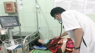 Nữ sinh 21 tuổi sốc phản vệ sau khi ăn... mì tôm