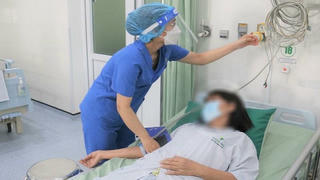 Sốc phản vệ vì lột da tẩy trắng cấp tốc 