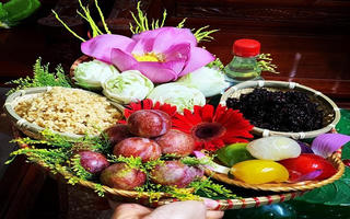 Những 'set Đoan Ngọ' giá rẻ khiến người bán "chốt đơn mỏi tay"