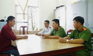 Cần Thơ: Xử phạt chủ tàu 3 triệu đồng vì có hành vi sách nhiễu, bỏ rơi khách du lịch