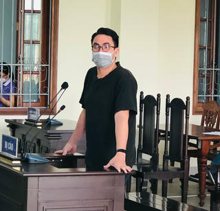 Cần Thơ: Vi phạm quy định tham gia giao thông, người đàn ông mang quốc tịch Pháp hầu tòa