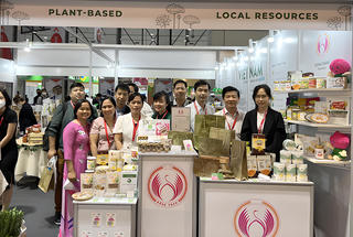 Mang hồn sen đến hội chợ quốc tế THAIFEX - Anuga Asia 2022