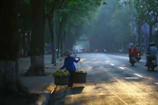 Nghĩ về những dấu chân