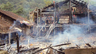 2 đôi nam nữ nướng ngô, thiêu nhà Lang cuối cùng?