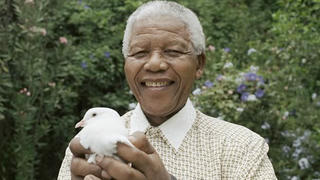 Lãnh đạo các nước ngưỡng mộ, tiếc thương người anh hùng Mandela 