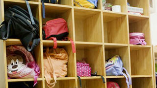 Bé 3 tuổi bị tủ đè chết tại trường mầm non