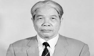 Viếng nguyên Tổng bí thư Đỗ Mười chỉ mang băng tang, không mang vòng hoa