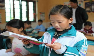 Đẩy mạnh việc đưa nội dung quyền con người vào chương trình giáo dục