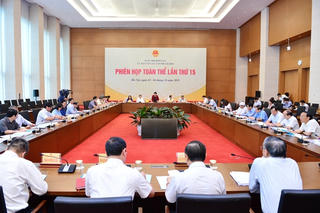 Nhiều người gần như không làm việc mà vẫn hưởng lương