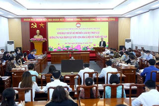 Tránh nể nang hoặc để bị lợi dụng trong giám sát