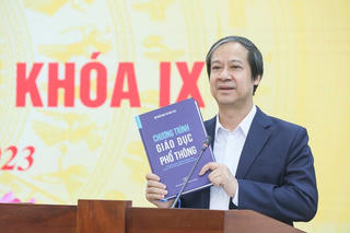 'Đổi mới sách giáo khoa: Cần đi hết chặng đường rồi đánh giá, thay đổi'