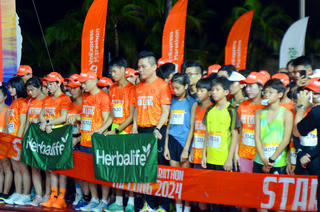 9.000 Runner chinh phục đường chạy bên bờ di sản vịnh Hạ Long