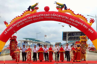 Khai trương hải trình du lịch khám phá vịnh Bái Tử Long