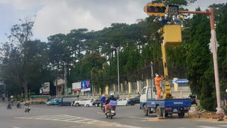 Đà Lạt chính thức lắp đèn tín hiệu giao thông