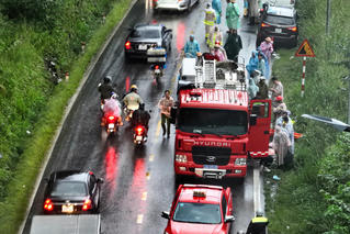 Ô tô biển số TP HCM lao xuống vực trên đèo Bảo Lộc, 1 người tử vong