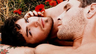 Phát hiện chồng “gay”, vợ lùng sục dọa tố cáo