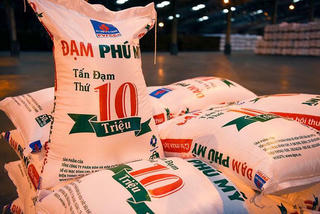Đạm Phú Mỹ tặng hơn 3.000 tấn phân bón trị giá hơn 30 tỷ đồng hỗ trợ bà con nông dân 