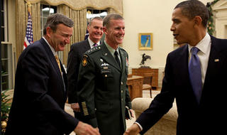 Ông Trump công kích cựu tướng chỉ huy Afghanistan McChrystal 
