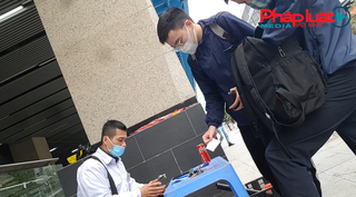 Điều gì đang diễn ra tại hai đầu nhà ga đường sắt trên cao?