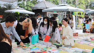 Hấp dẫn Lễ hội sách mùa thu: Ngôn ngữ và nguồn cội