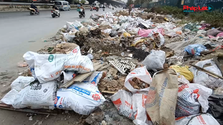 Tràn lan phế thải xây dựng bị đổ trộm trên đường Nguyễn Xiển