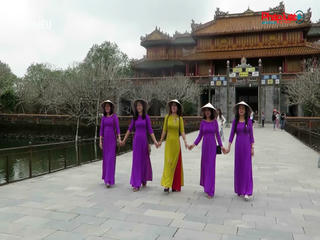  Huế miễn phí vé thăm quan cho du khách nữ mặc áo dài dịp 8/3 