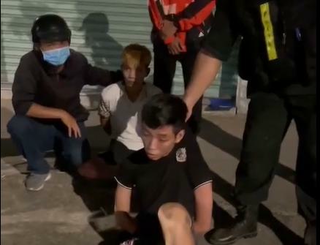 Cảnh sát giao thông Đồng Nai truy bắt nóng 2 nghi can dùng dao tự chế cướp xe máy trong đêm