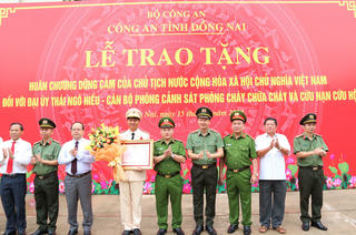 Trao tặng Huân chương Dũng cảm cho chiến sĩ PCCC cứu sống 4 người đuối nước