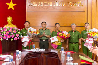 Ban Giám đốc Công an Bà Rịa – Vũng Tàu tổ chức khen thưởng các đơn vị triệt phá thành công nhiều vụ án lớn