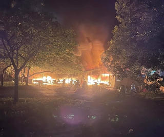 Cháy nhà để xe sinh viên trường Đại học Hồng Đức