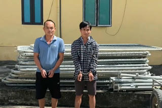 Liều lĩnh trộm cắp hàng chục tấm rào chắn hành lang an toàn cao tốc Bắc - Nam