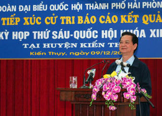 Thủ tướng Nguyễn Tấn Dũng tiếp xúc cử tri Hải Phòng