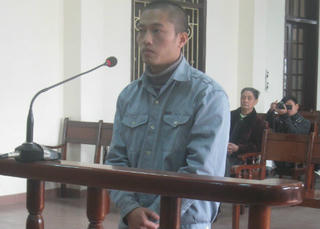 Tống tình nữ sinh, gia sư lĩnh án 