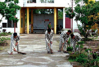 Trại giam Thanh Phong "bao che" cho quản giáo "trốn nợ" 