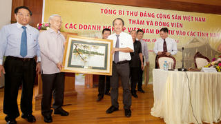 Tổng Bí thư Nguyễn Phú Trọng đánh giá cao các DN Việt Nam tại Lào