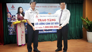 Tổng công ty Thuốc lá ủng hộ lực lượng Cảnh sát biển Việt Nam 1 tỷ đồng