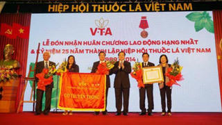 Hiệp hội Thuốc lá Việt Nam nhận Huân chương Lao động hạng Nhất 