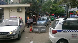 Hà Nội cấm taxi ngoại tỉnh: Lợi bất cập hại