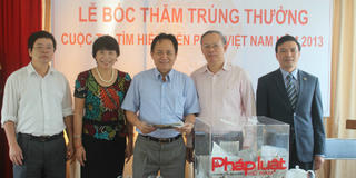 Chúc mừng 5 bạn đọc trúng thưởng đợt Bốc thăm lần 2 Cuộc thi tìm hiểu Hiến pháp