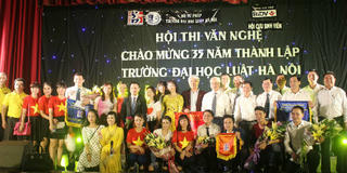 Đại học Luật Hà Nội: Hội thi văn nghệ chào mừng 35 năm thành lập