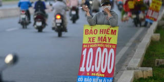 'Bảo hiểm xe máy 10.000 đồng' thực chất là cái gì?