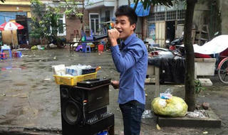 “Kiếp cầm ca” của nam cử nhân thất nghiệp
