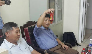 Mở niêm phong “chai Dr. Thanh có dị vật": Sản phẩm đã bị tác động bởi ngoại lực