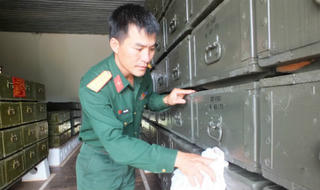 Người thủ kho đạn đa tài