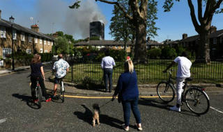 Chia rẽ giàu - nghèo ở London qua vụ cháy Tháp Grenfell