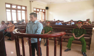 Mâu thuẫn trên bàn nhậu, đâm bạn tử vong