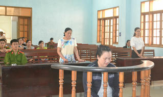 Xét xử lại vụ tặng xe ôtô tiền tỷ cho Giám đốc Sở